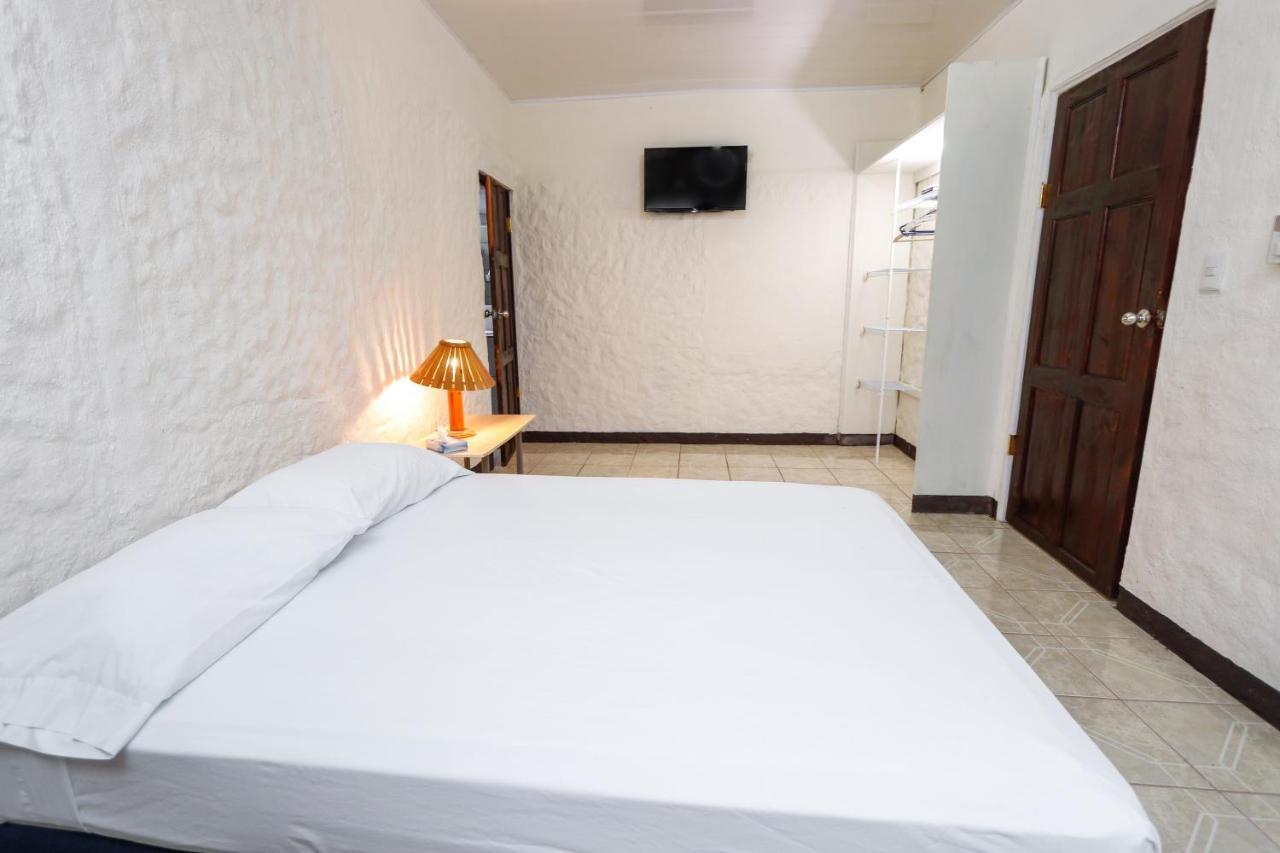 Hotel Flor Blanca Мануэль-Антонио Экстерьер фото
